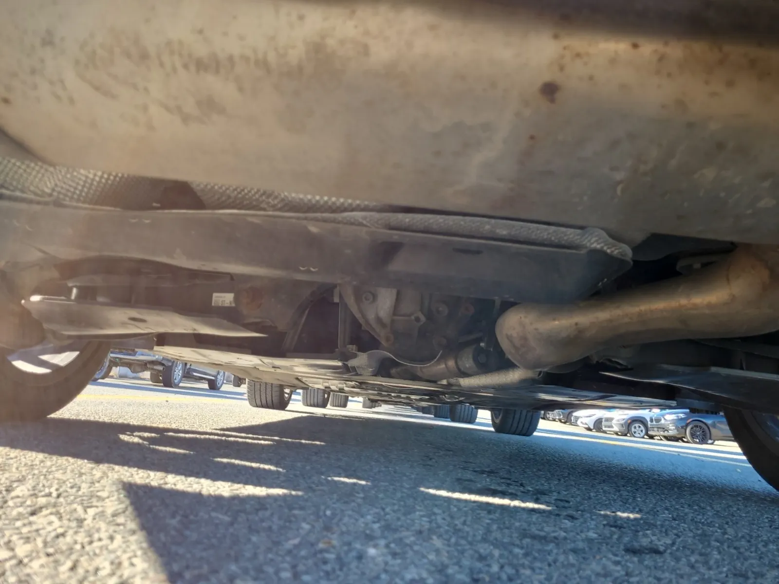 Undercarriage - Rear Photo