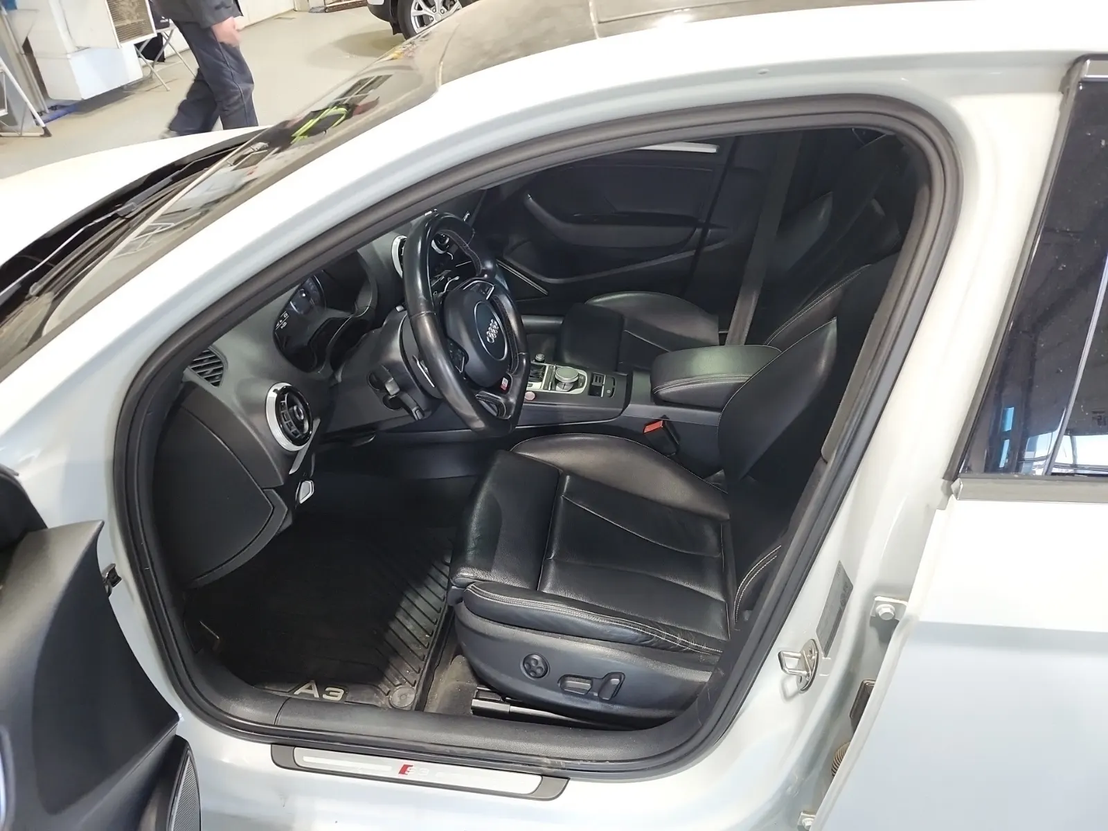 Front Interior Photo