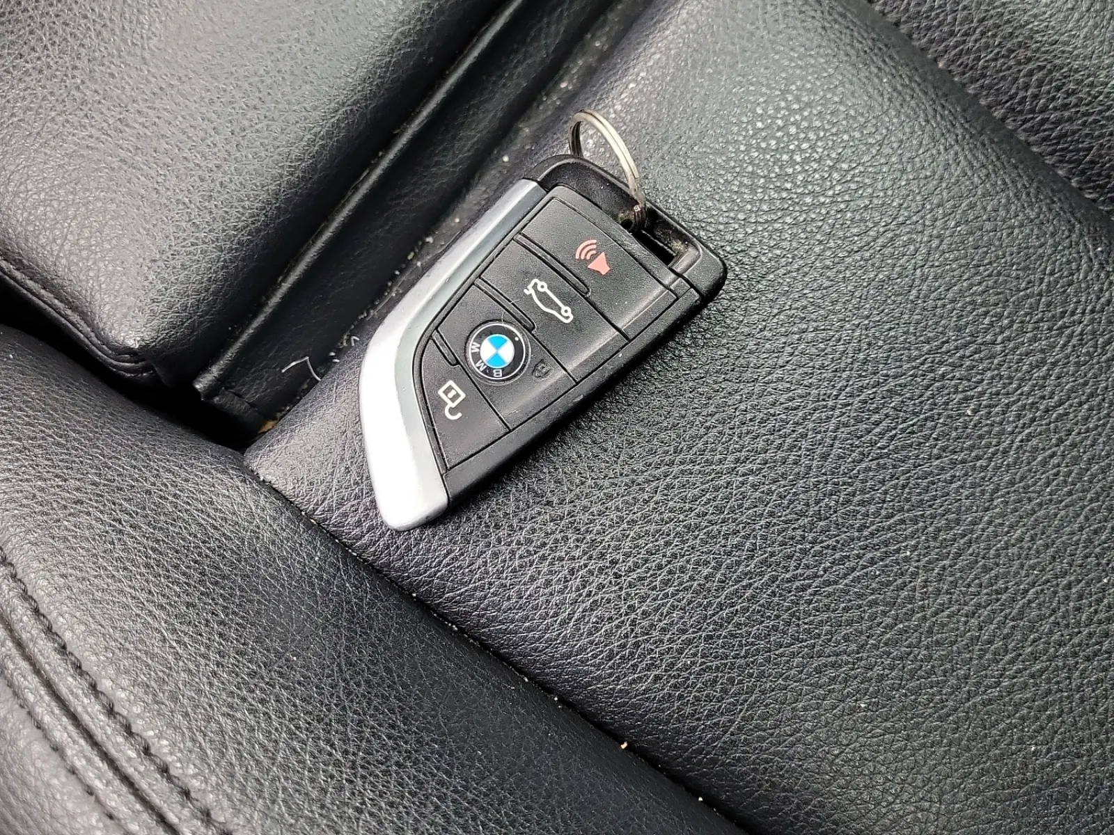 Keys/Fobs/Manual Photo