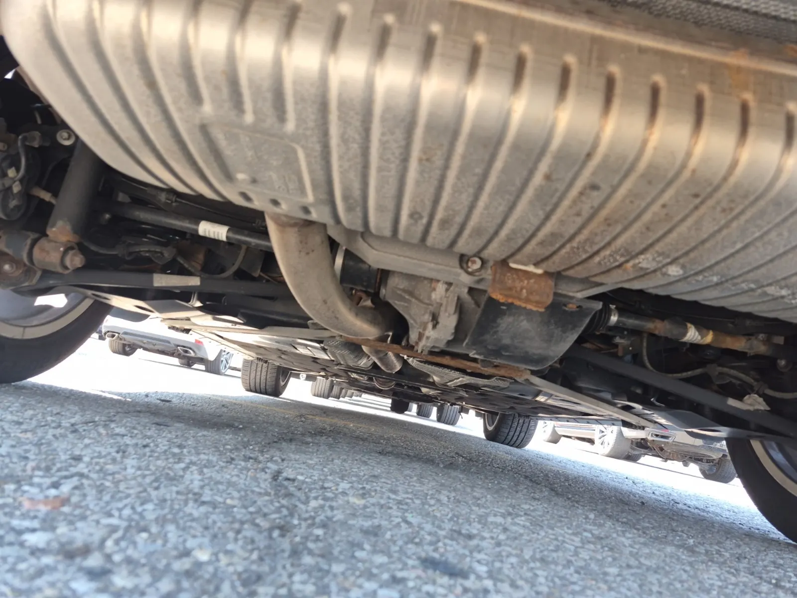 Undercarriage - Rear Photo