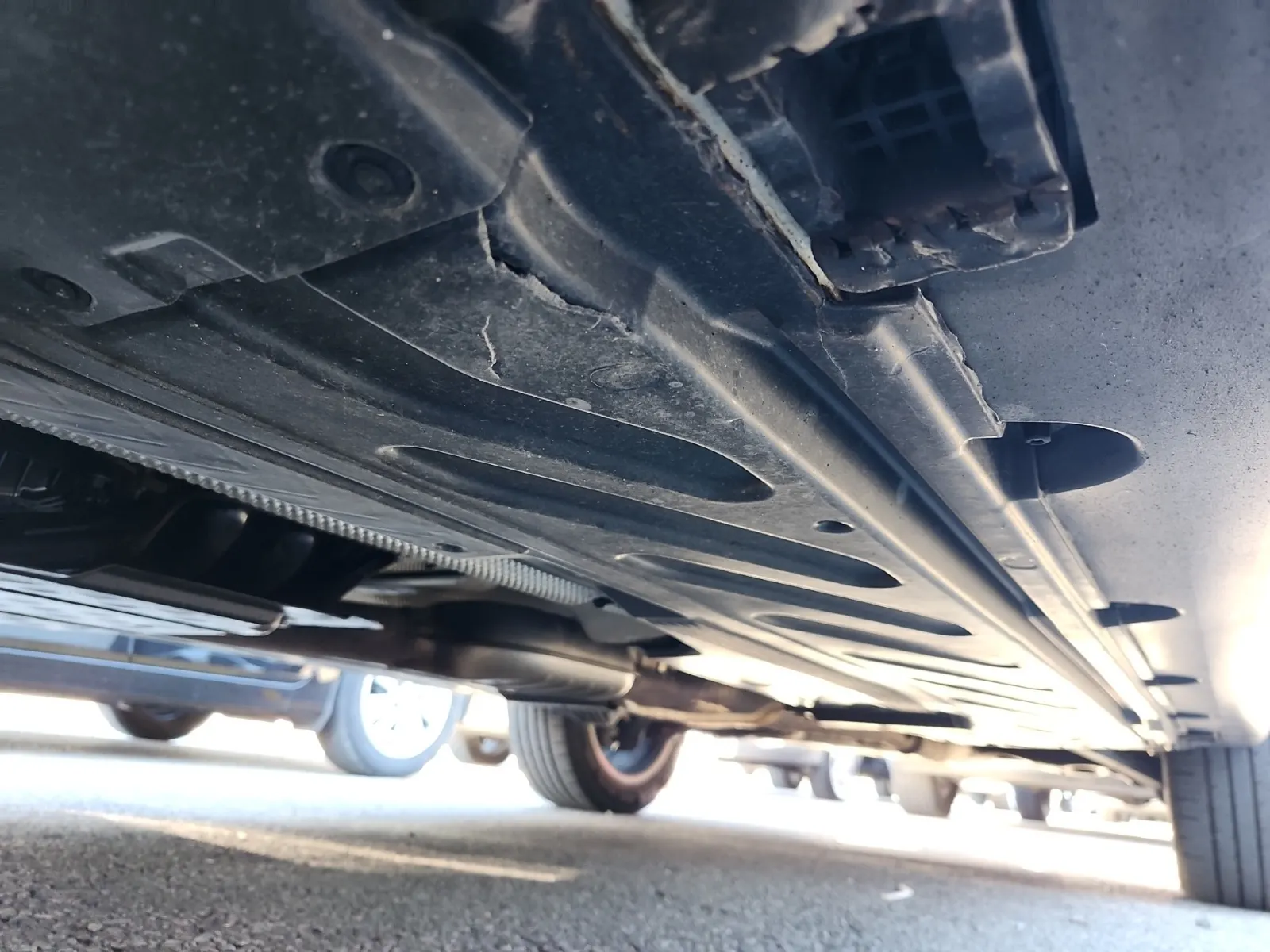 Undercarriage - Driver Photo