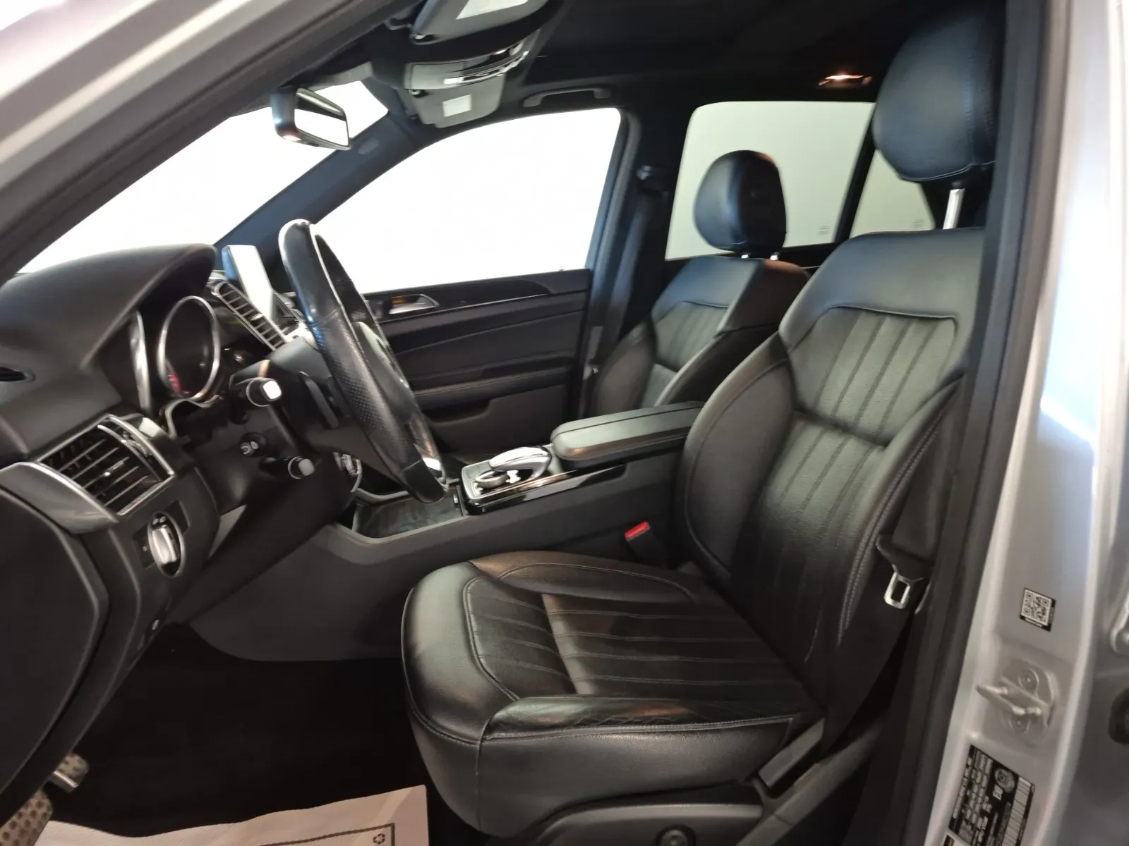Front Interior Photo
