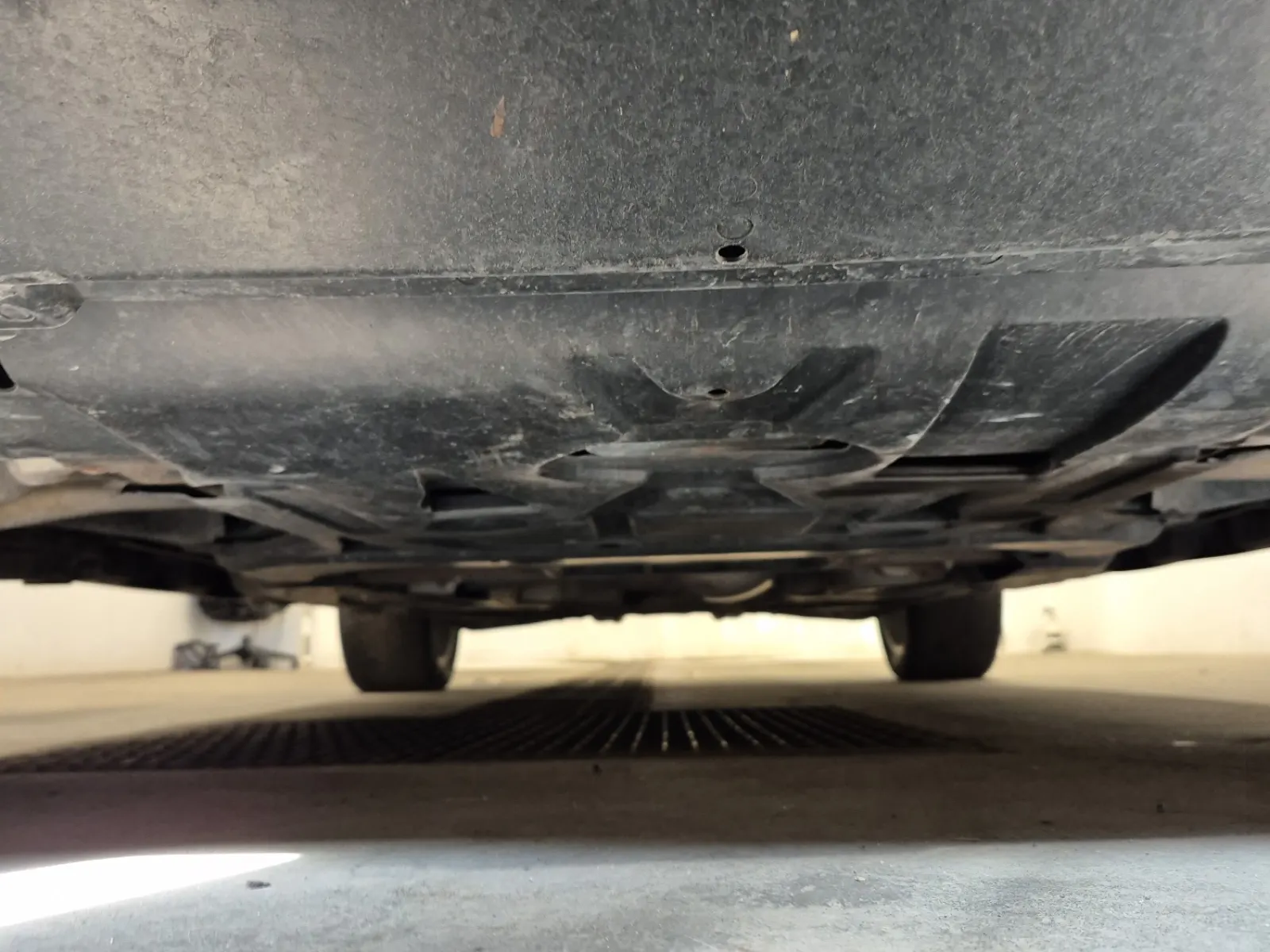Undercarriage - Front Photo