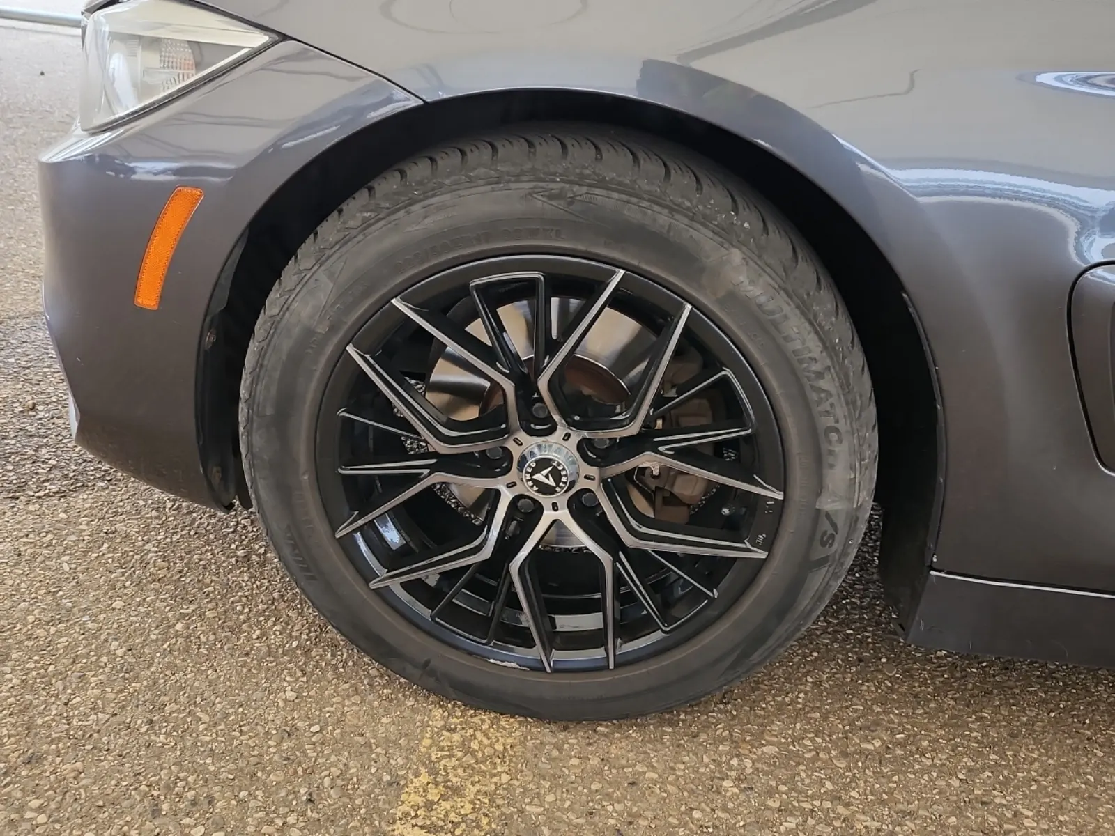 Front driver wheel/tire photo