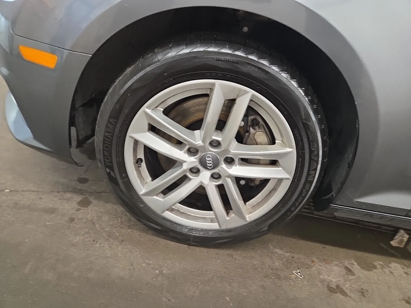 Front driver wheel/tire photo