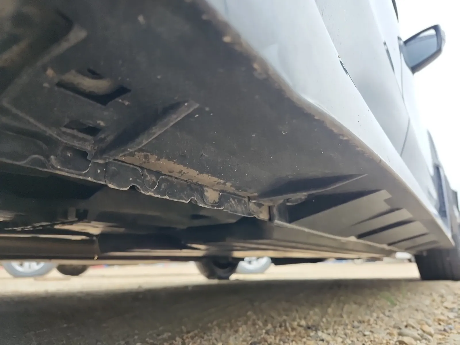 Undercarriage - Passenger Photo