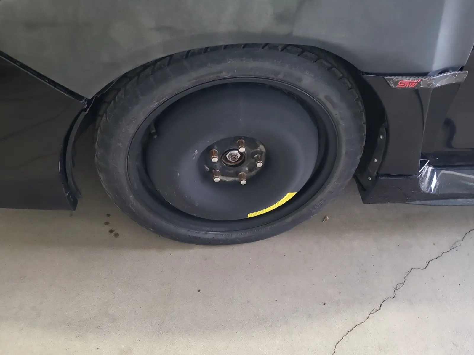 Front driver wheel/tire photo