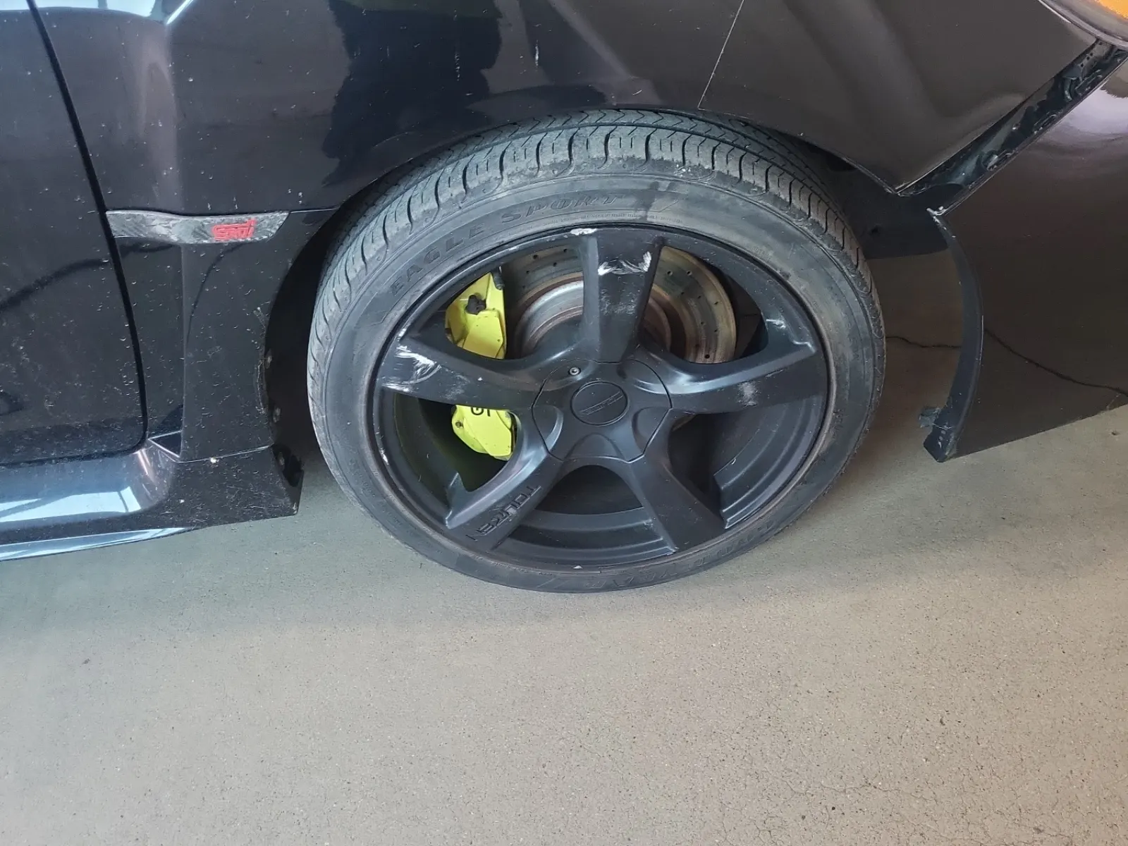 Right Front Wheel/Tire Photo