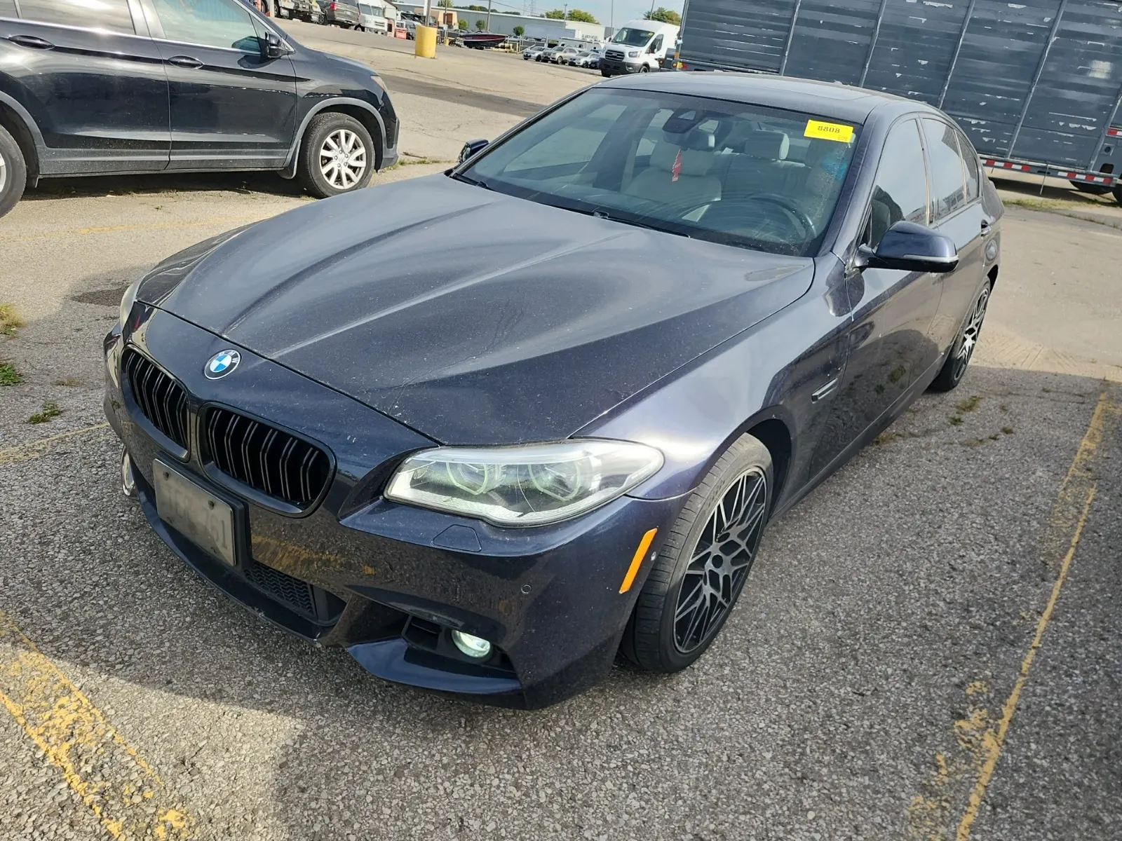 Front driver 3/4 photo