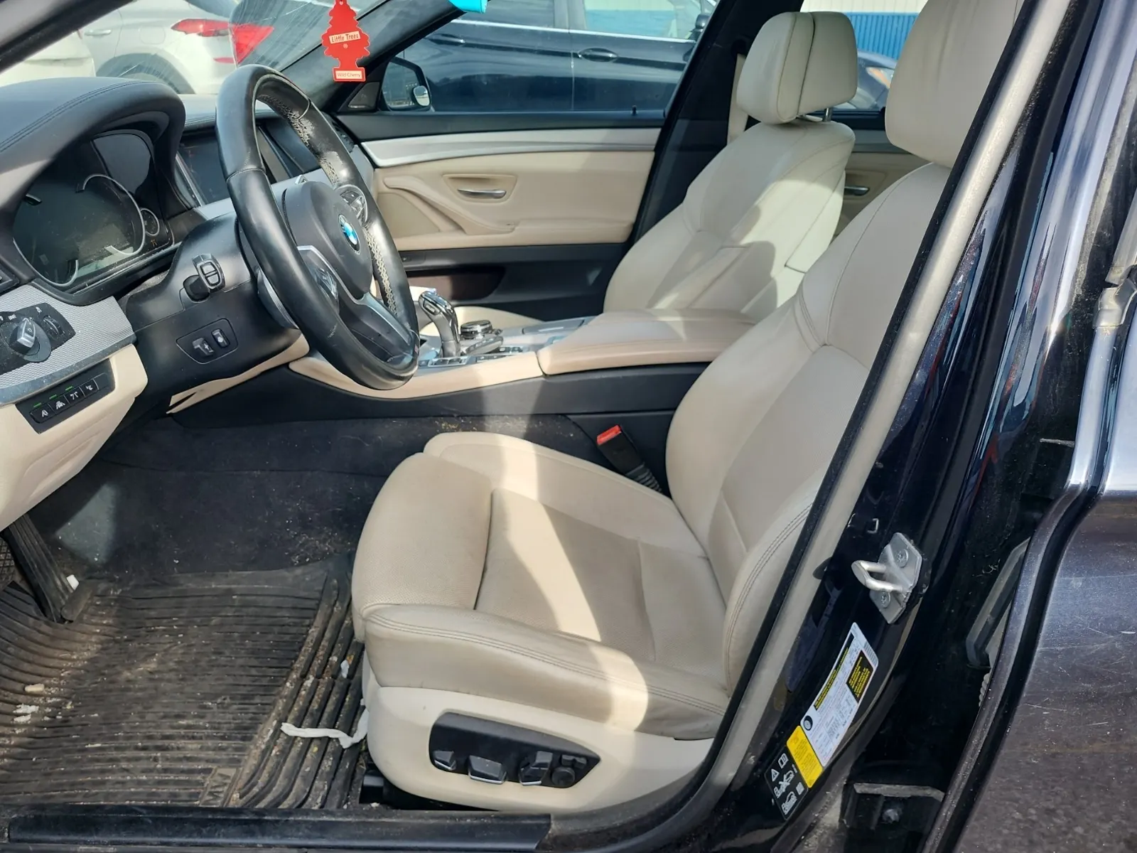 Front Interior Photo