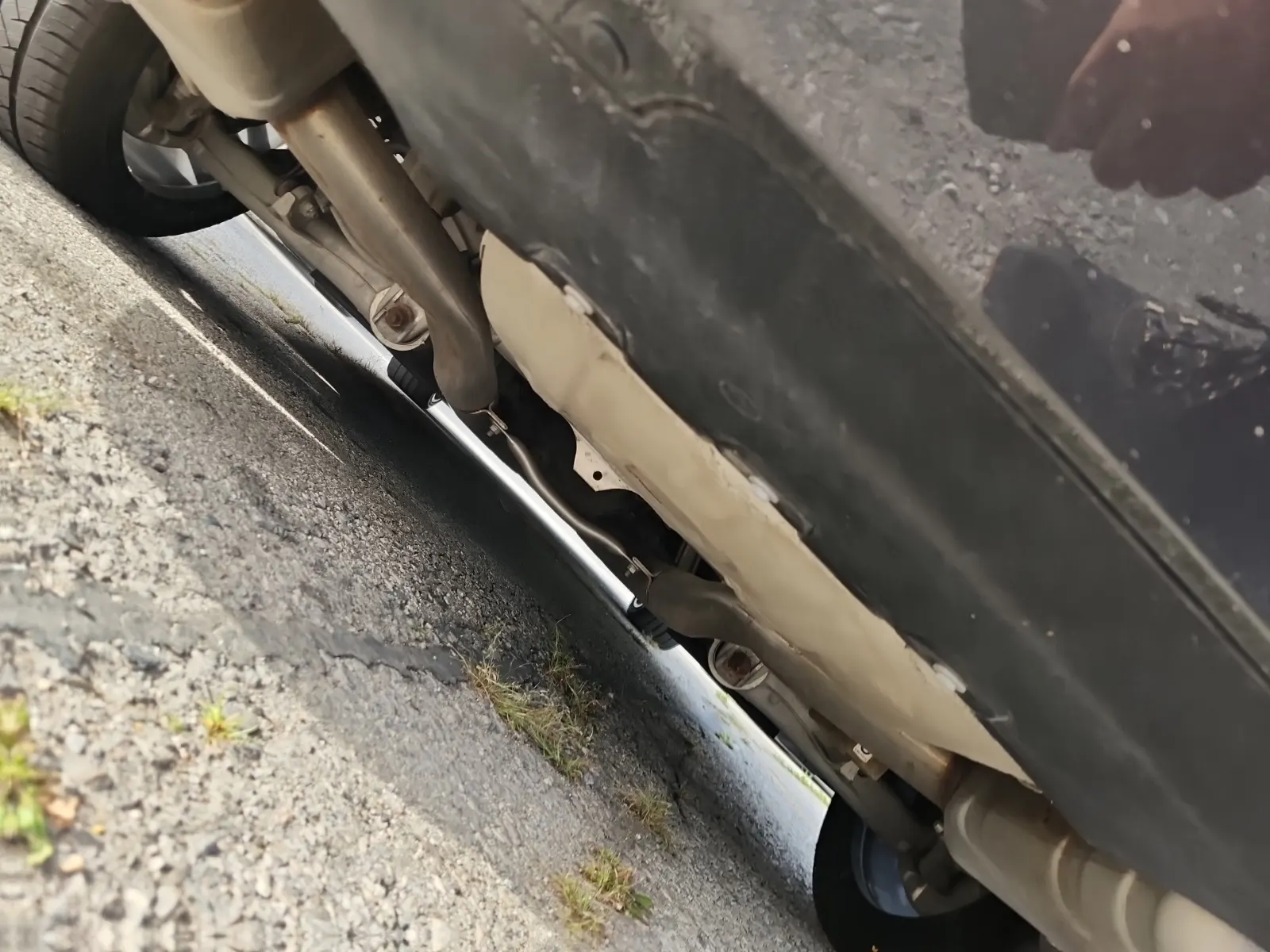 Undercarriage - Rear Photo