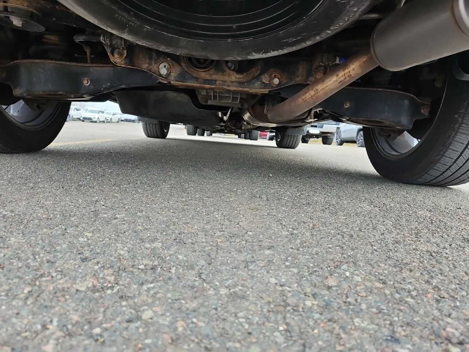 Undercarriage - Rear Photo