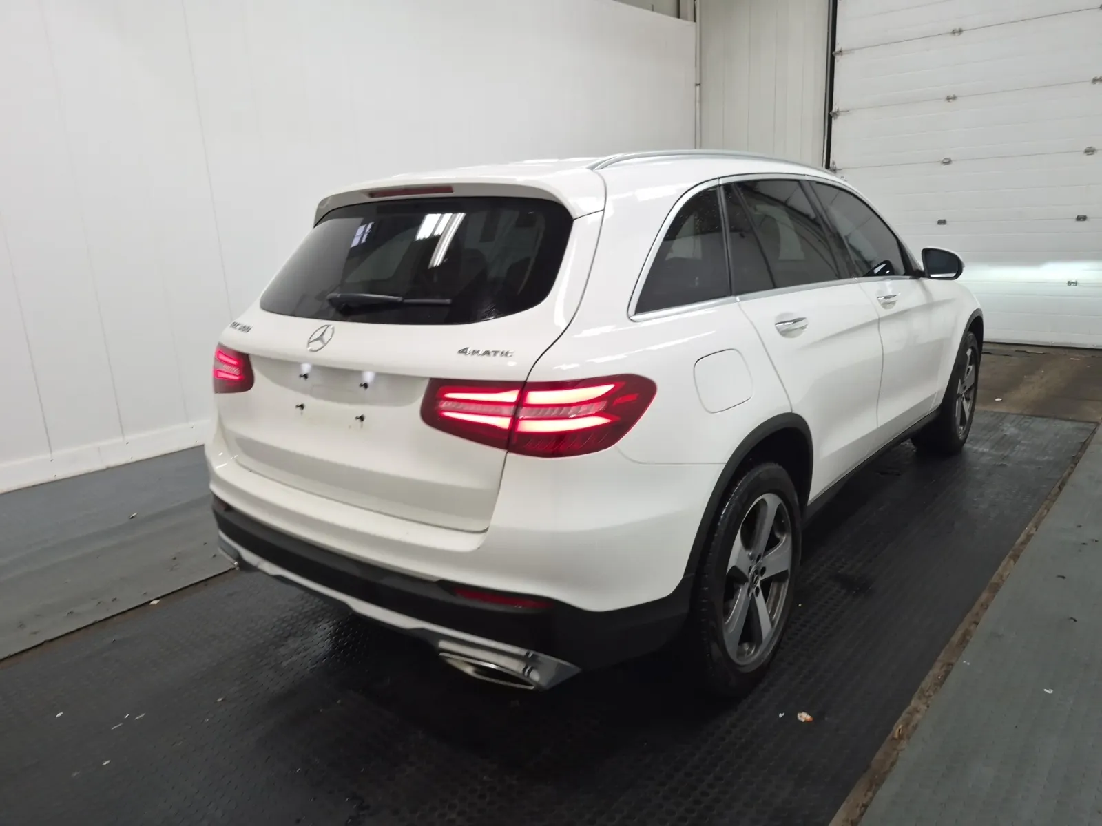 Passenger Rear 3/4 Photo