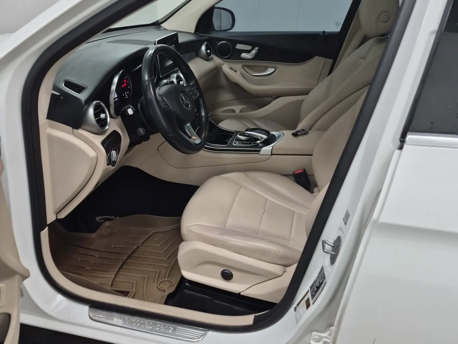 Front Interior Photo
