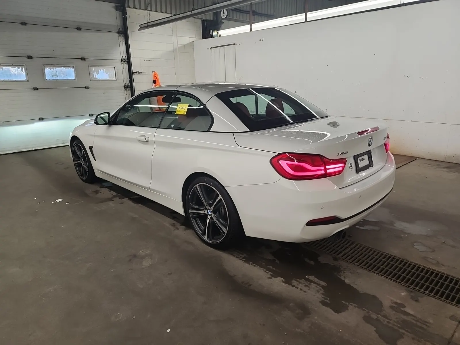 Driver Rear 3/4 Photo
