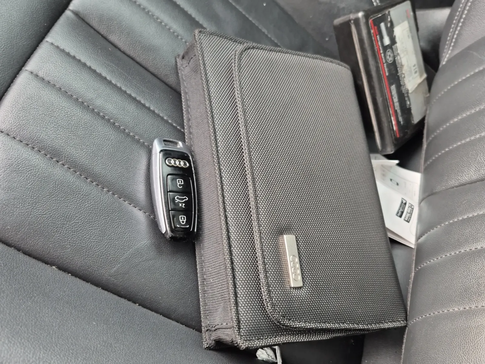 Keys/Fobs/Manual Photo