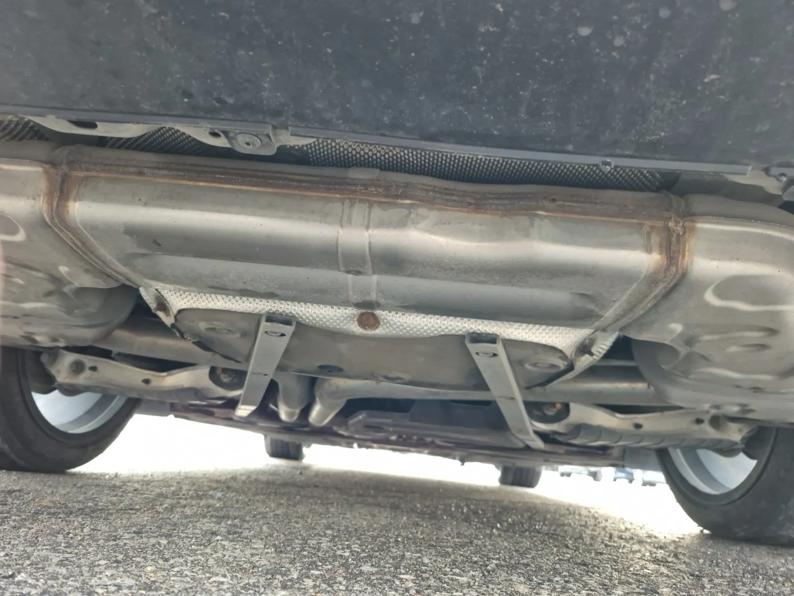 Undercarriage - Rear Photo