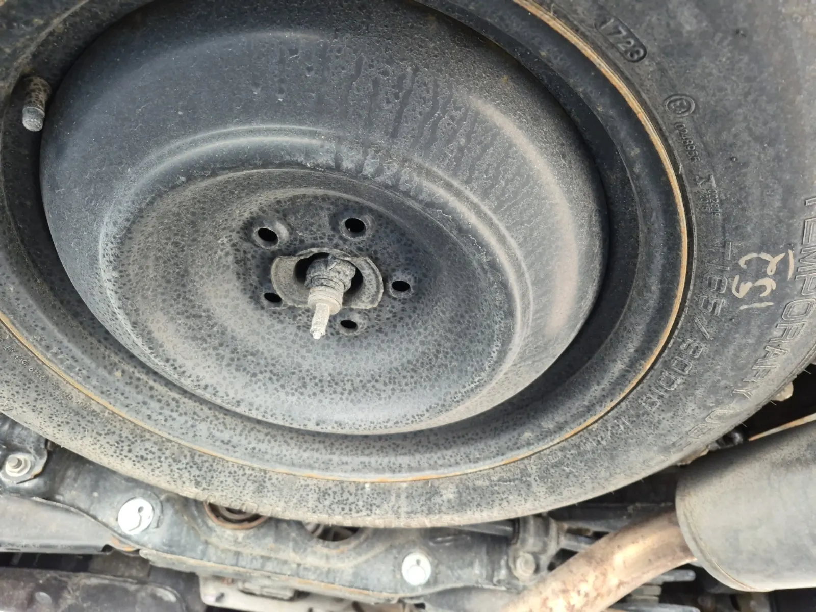 Spare Tire & Wheel Photo