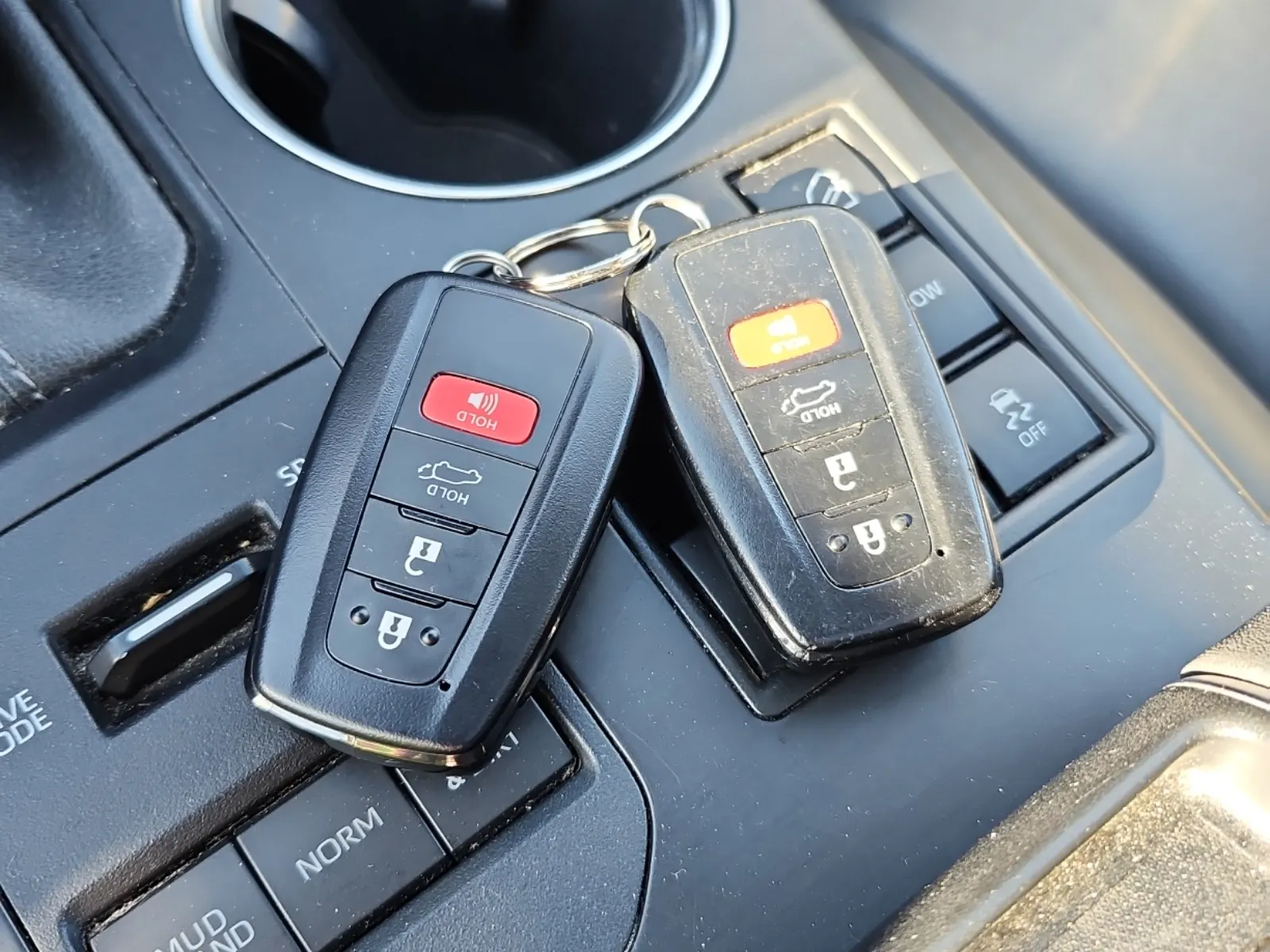 Keys/Fobs/Manual Photo