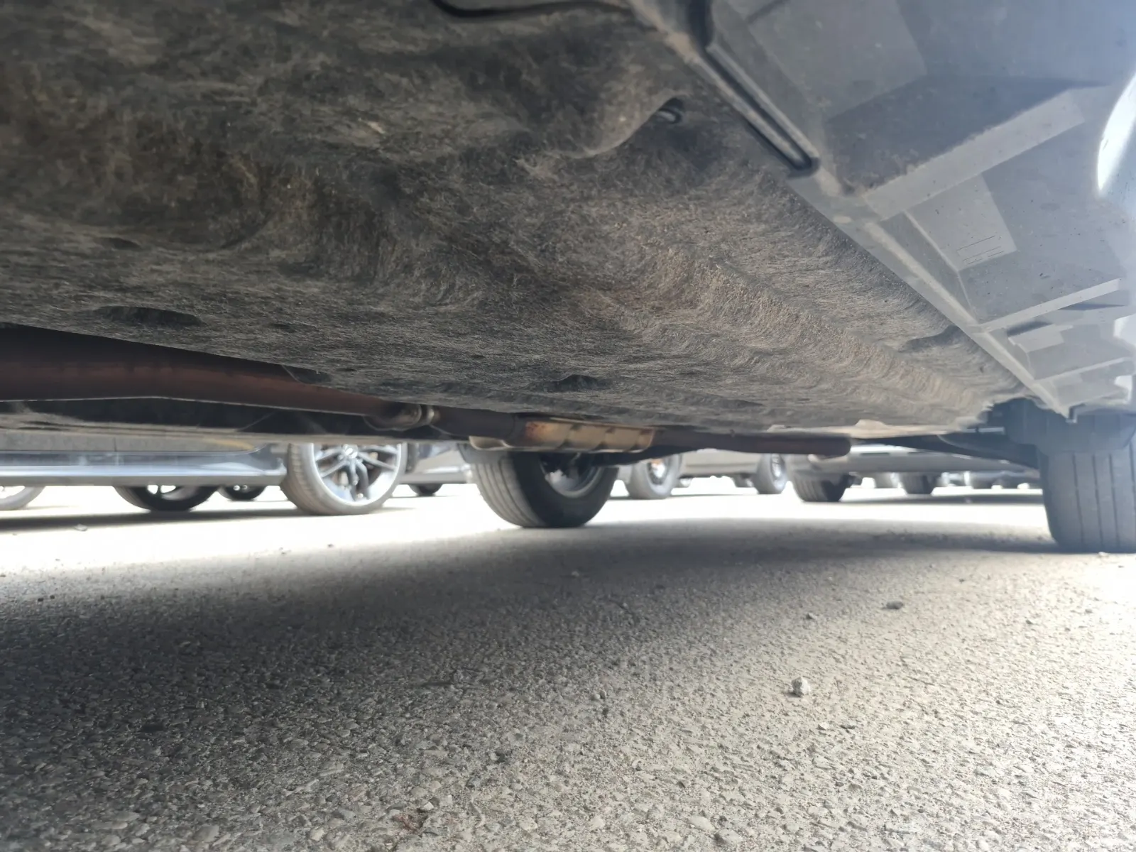 Undercarriage - Driver Photo