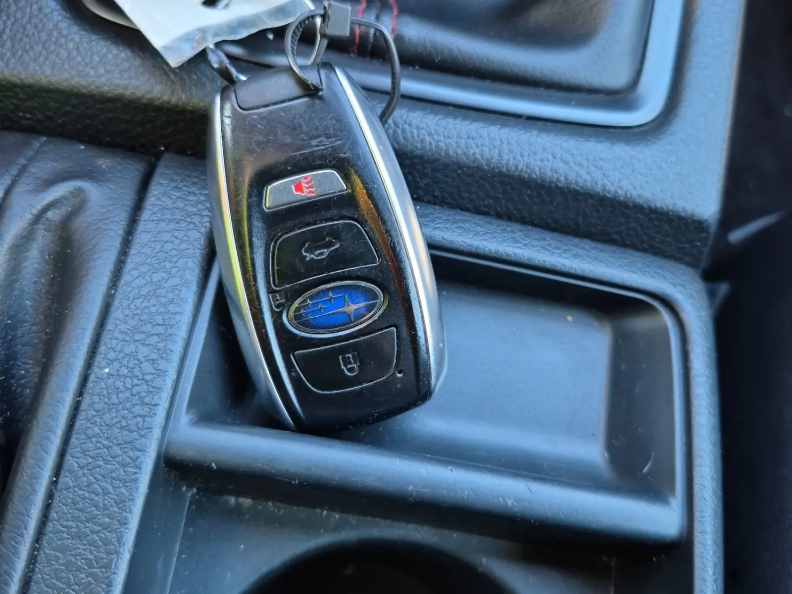 Keys/Fobs/Manual Photo