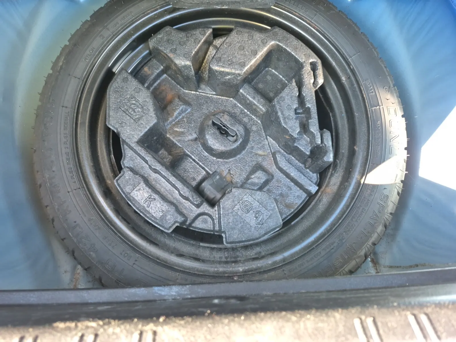 Spare Tire & Wheel Photo