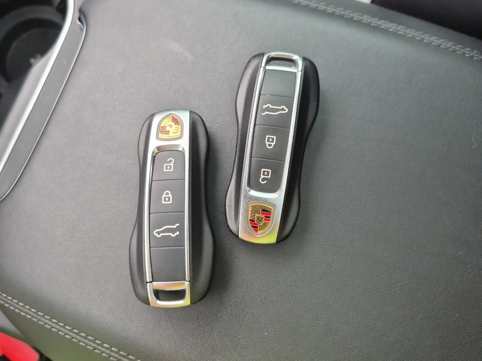 Keys/Fobs/Manual Photo