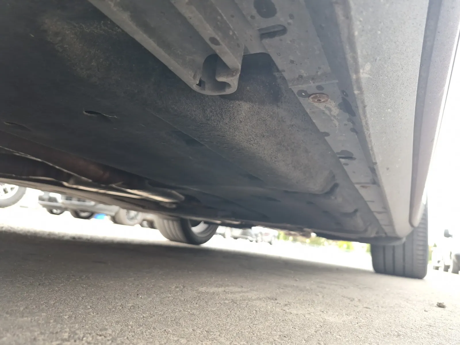 Undercarriage - Driver Photo