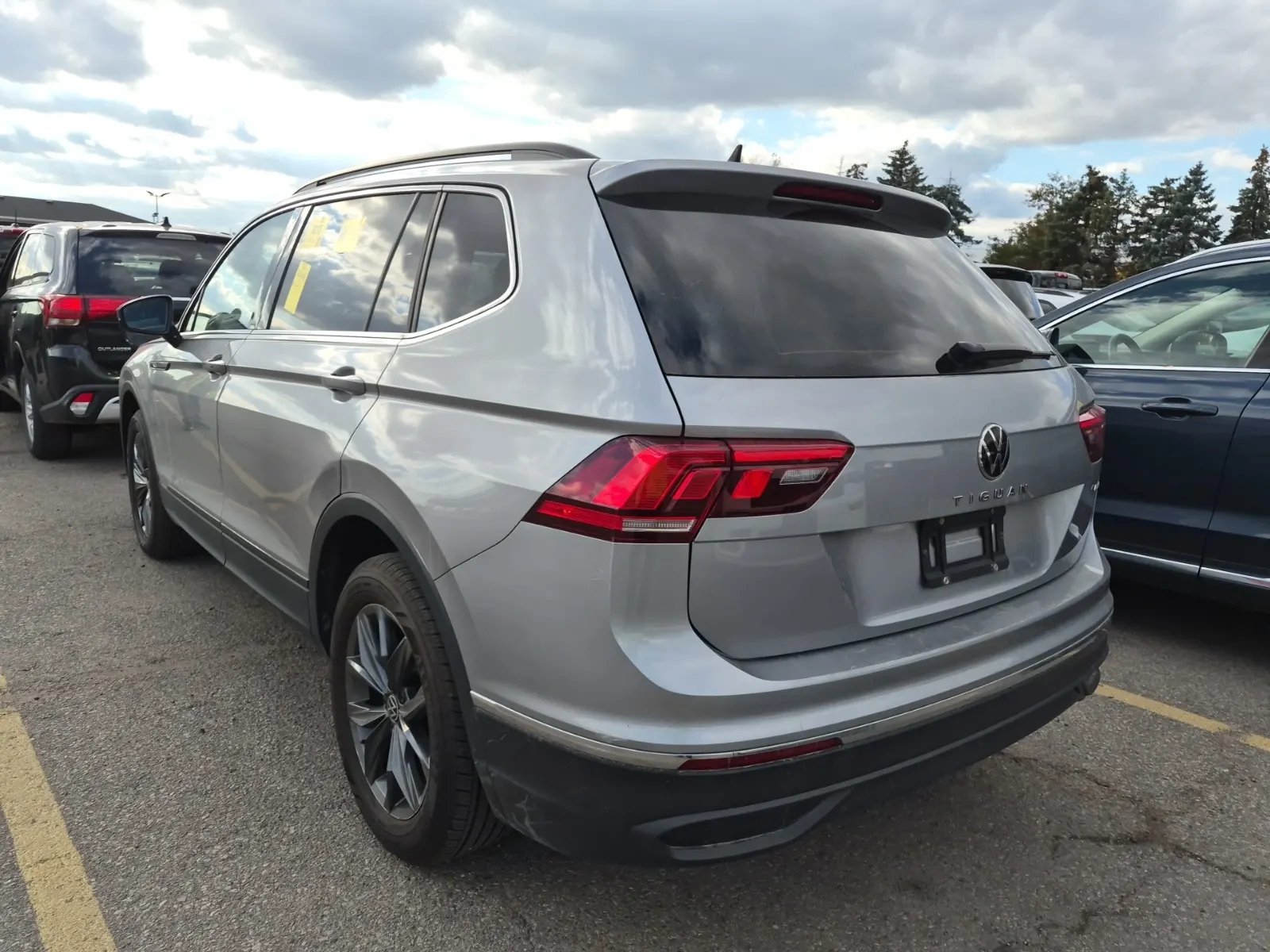 Driver Rear 3/4 Photo