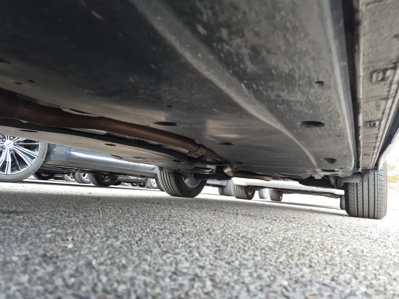 Undercarriage - Driver Photo