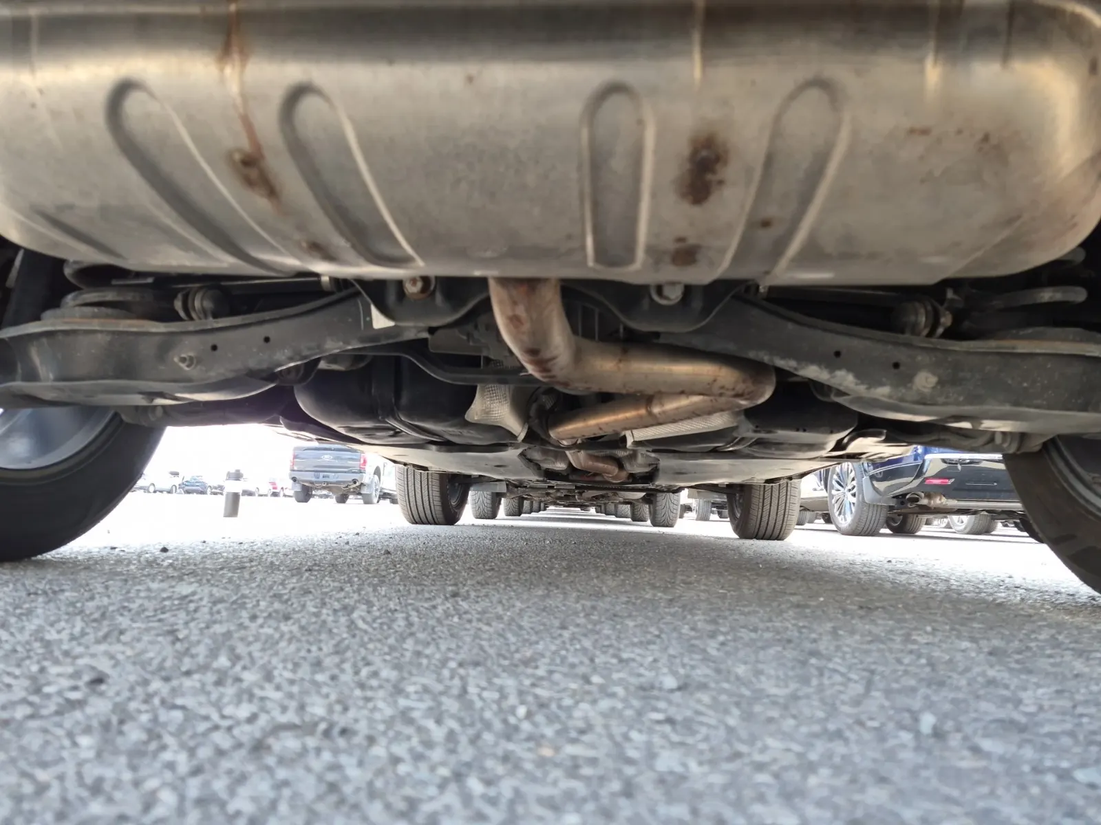 Undercarriage - Rear Photo