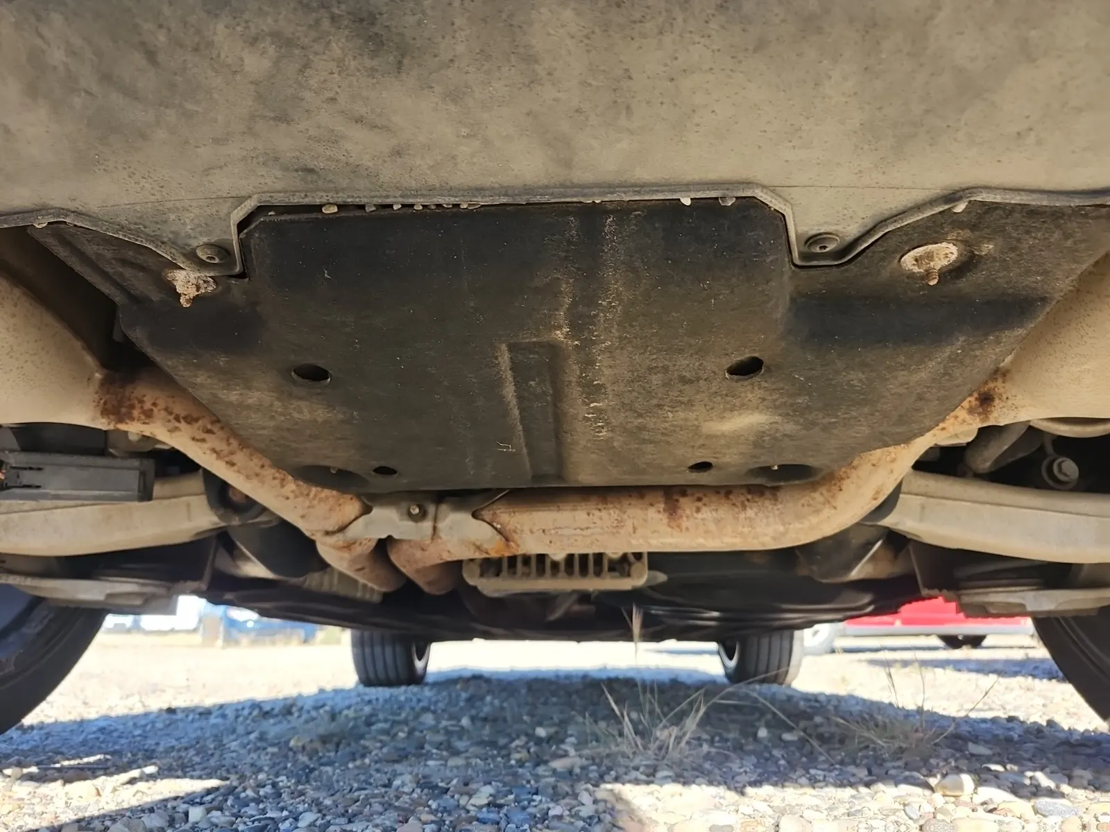 Undercarriage - Rear Photo