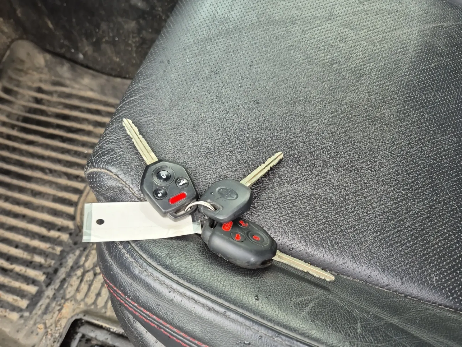 Keys/Fobs/Manual Photo