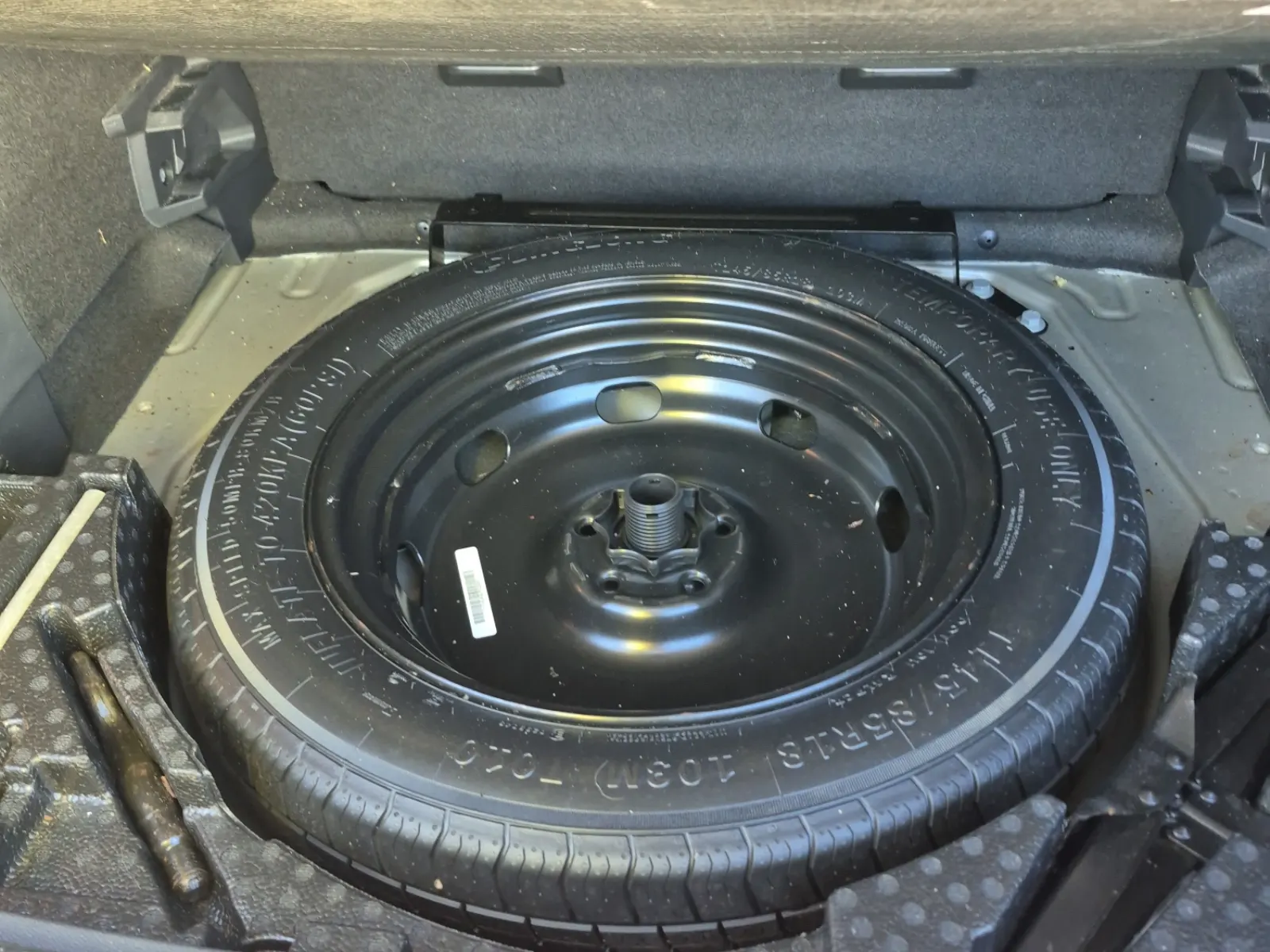 Spare Tire & Wheel Photo