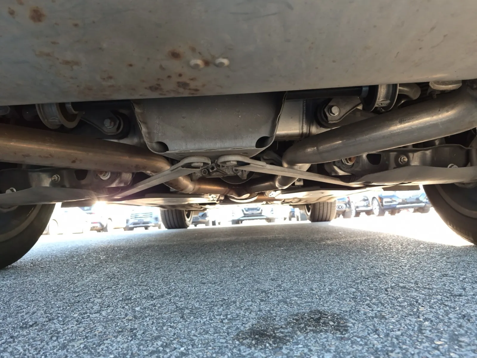 Undercarriage - Rear Photo