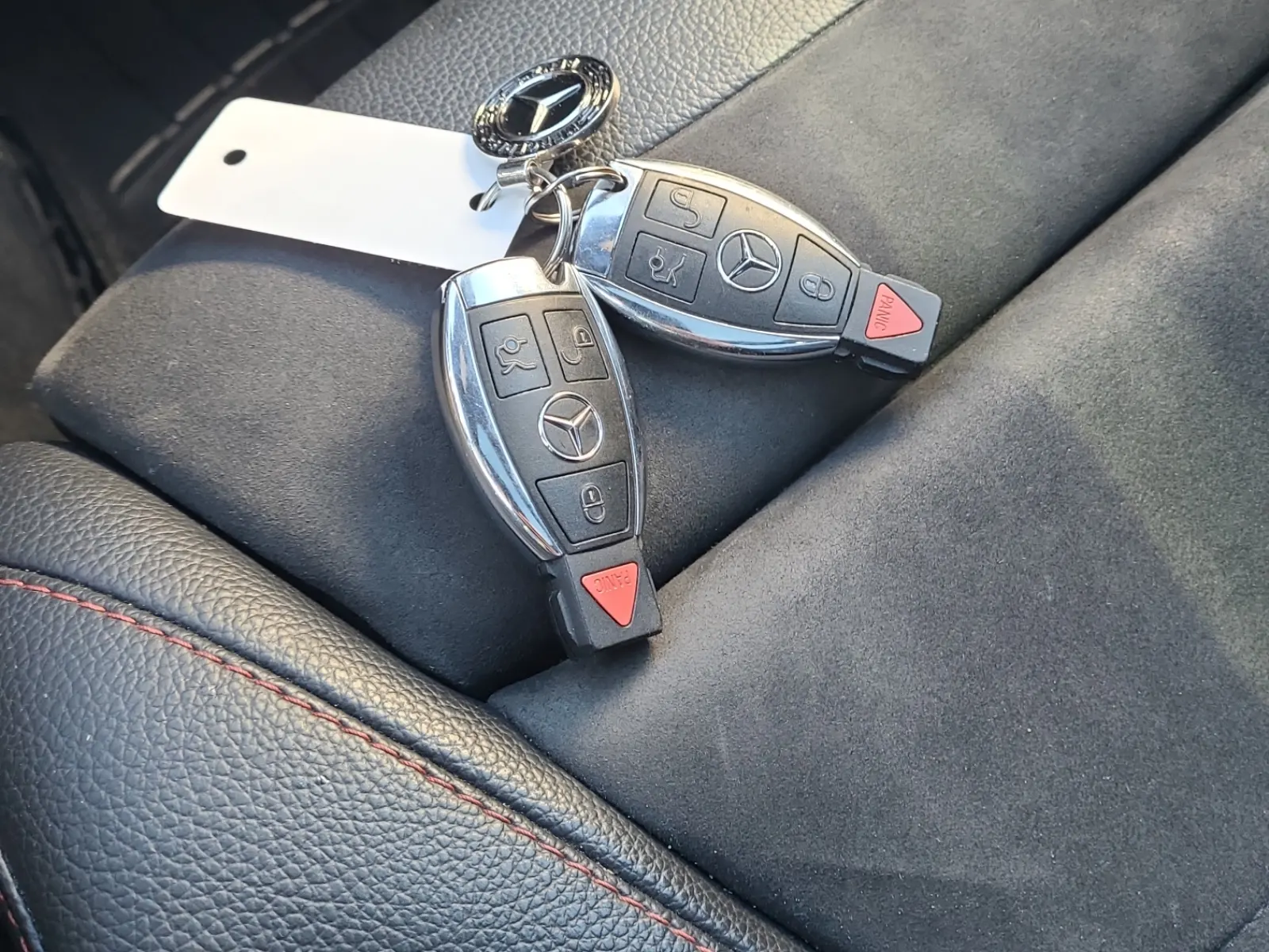Keys/Fobs/Manual Photo
