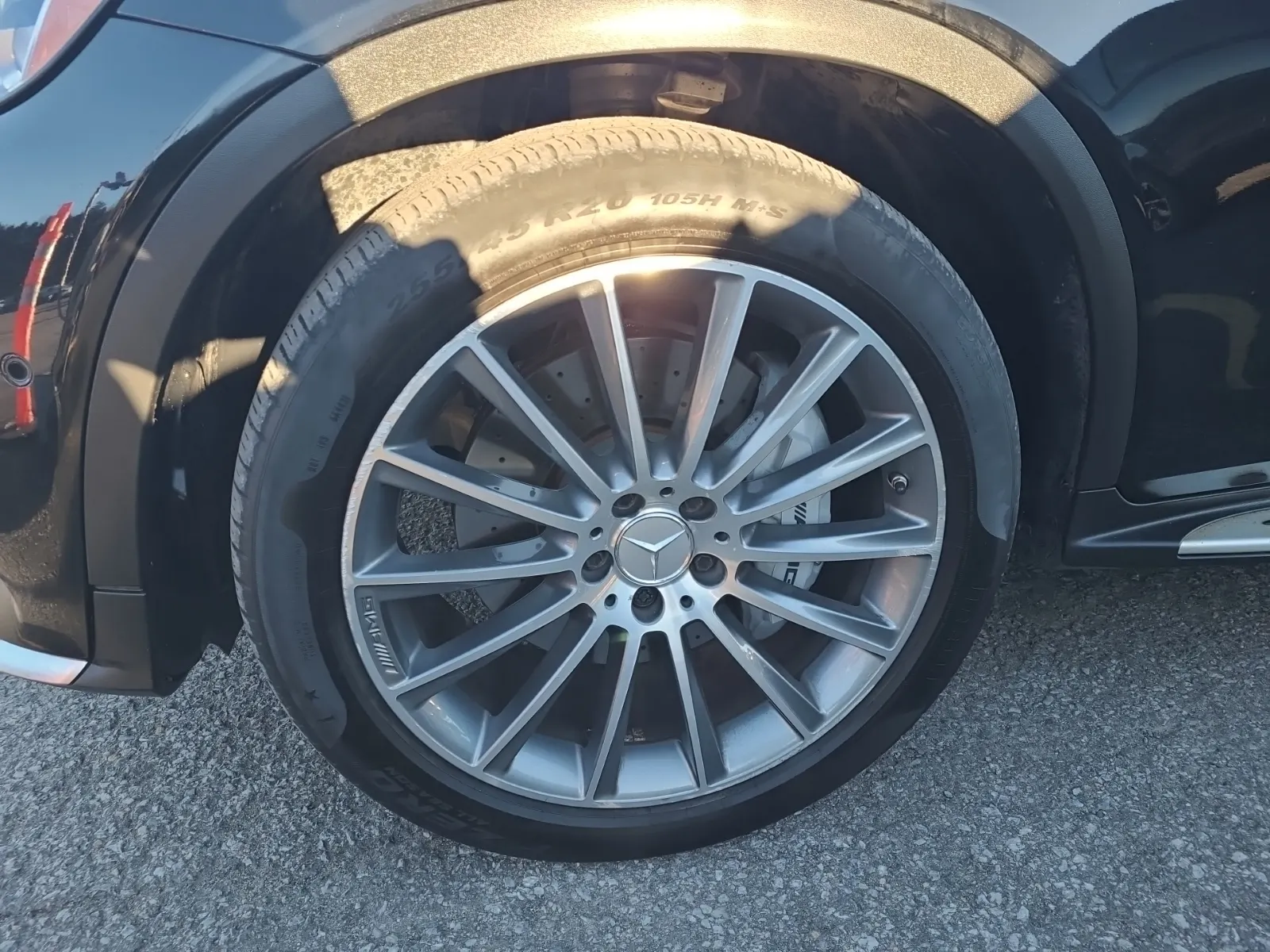 Front driver wheel/tire photo