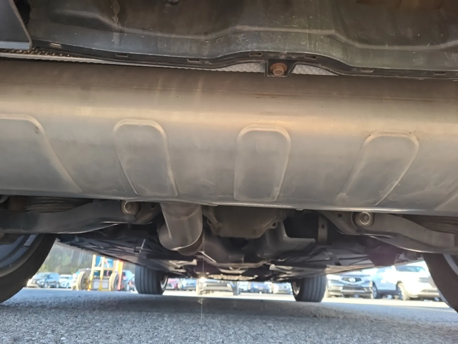 Undercarriage - Rear Photo