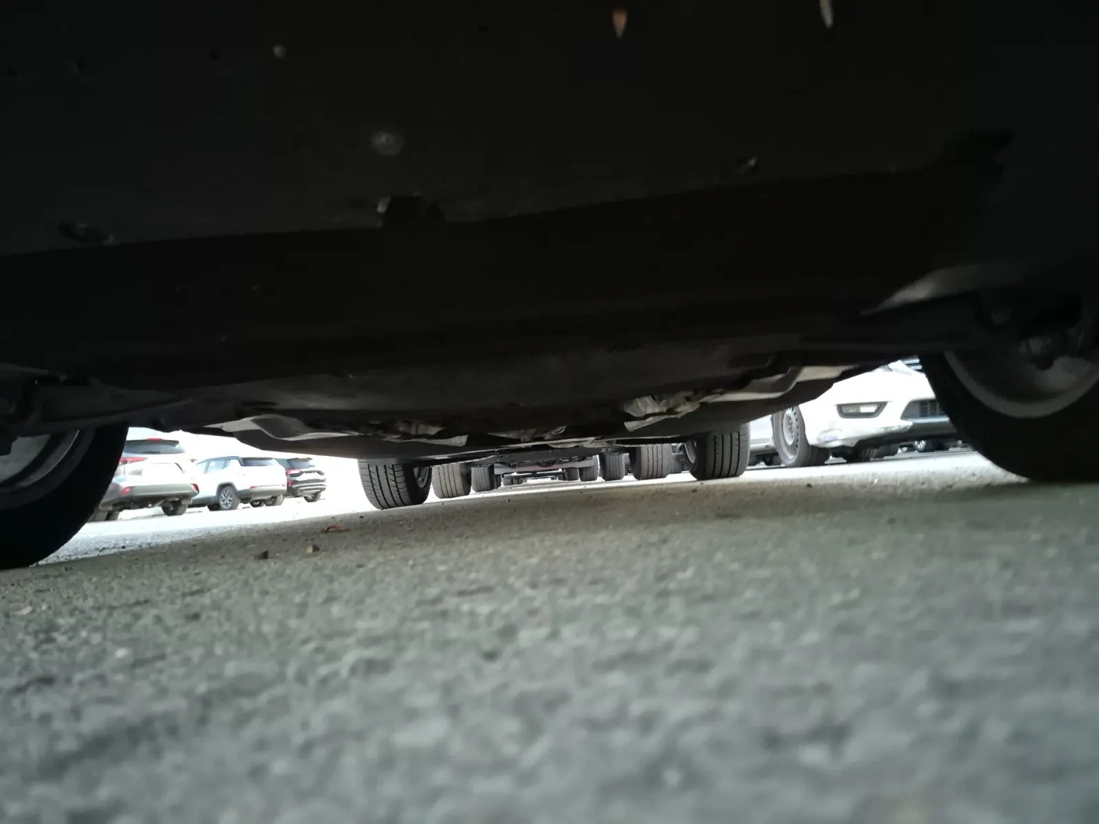 Undercarriage - Front Photo