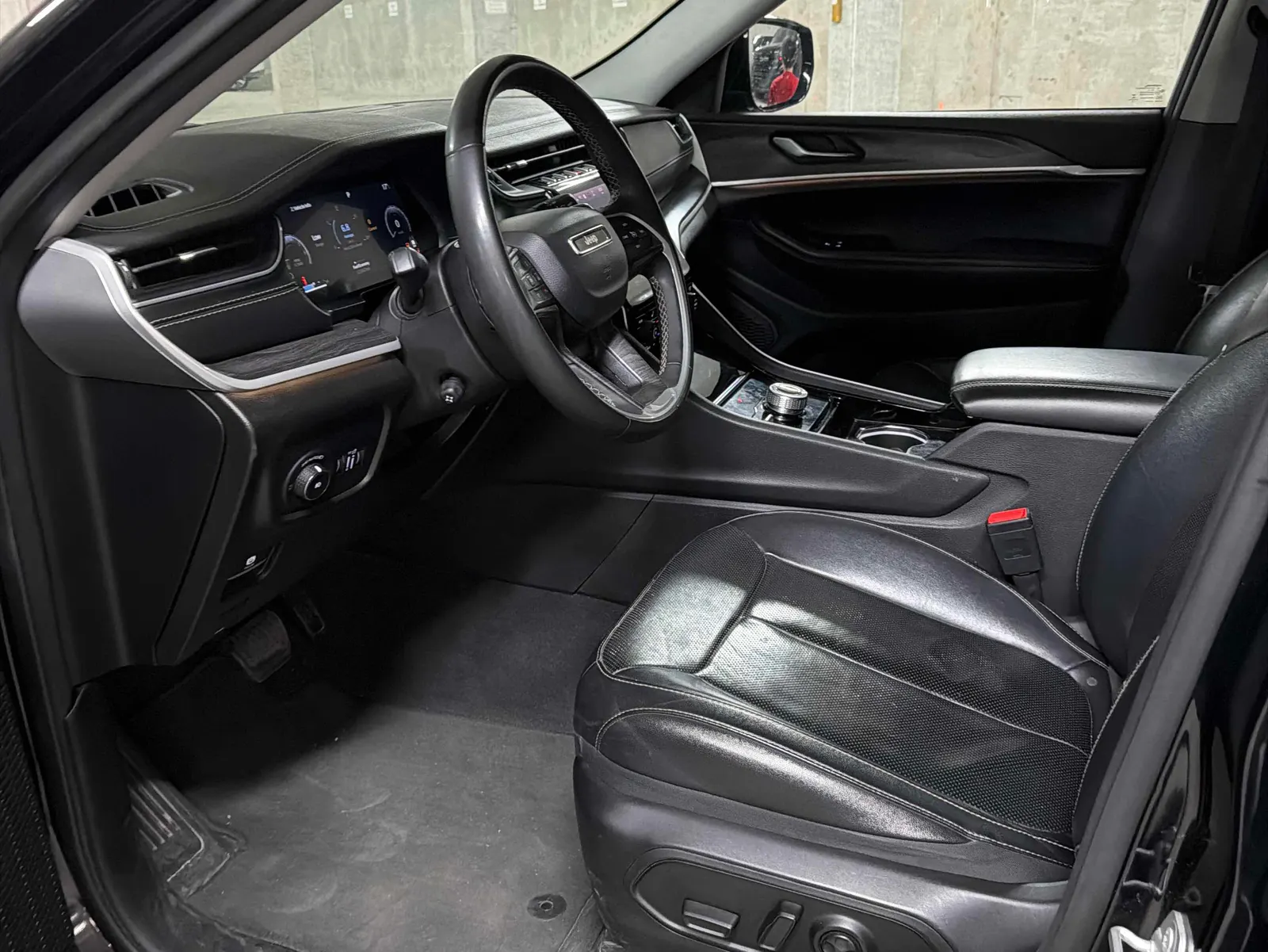 Interior driver side