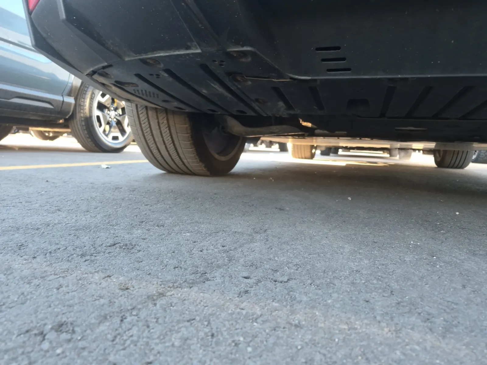 Undercarriage - Rear Photo