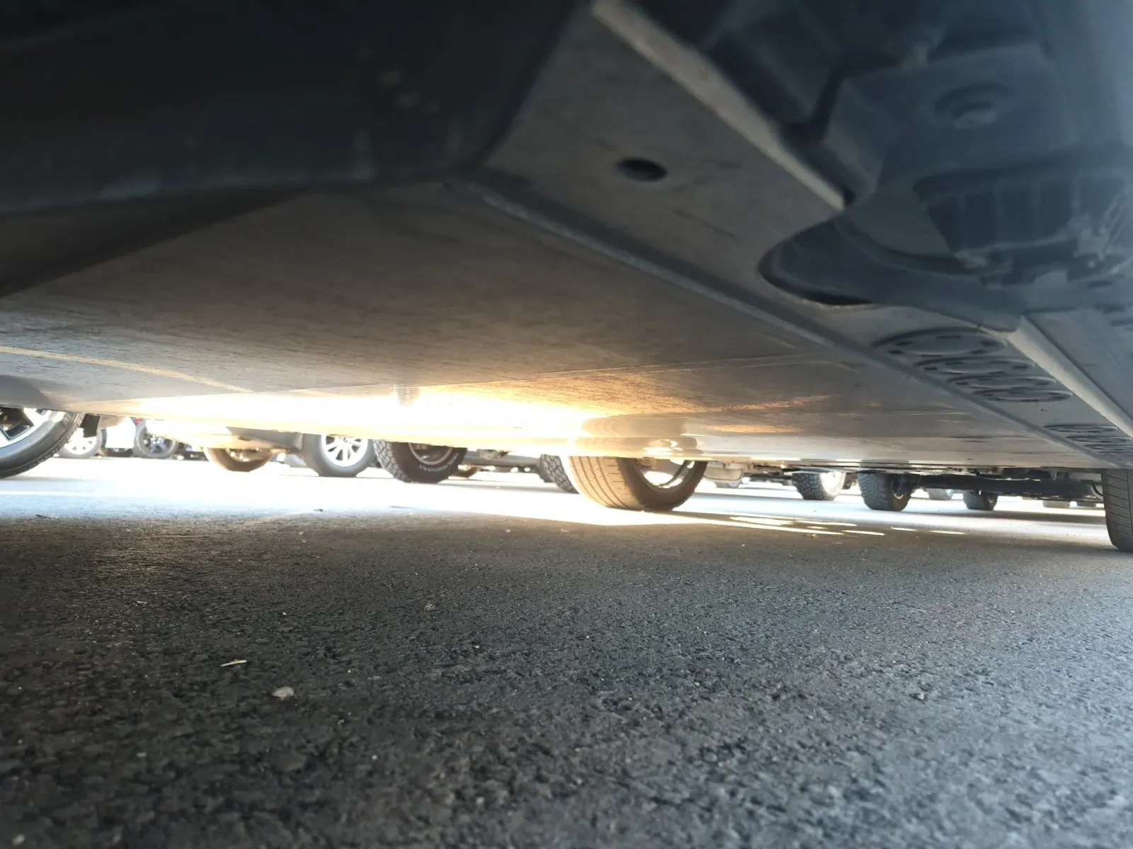 Undercarriage - Passenger Photo