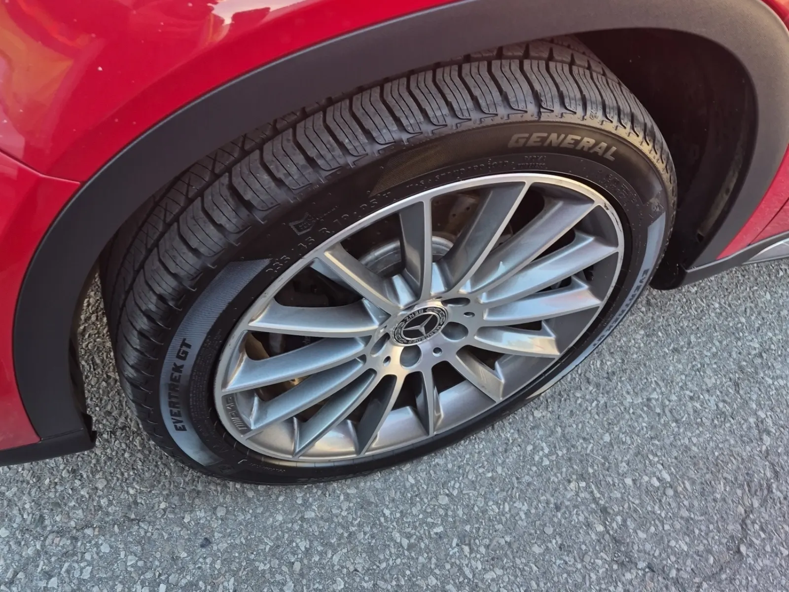 Front driver wheel/tire photo