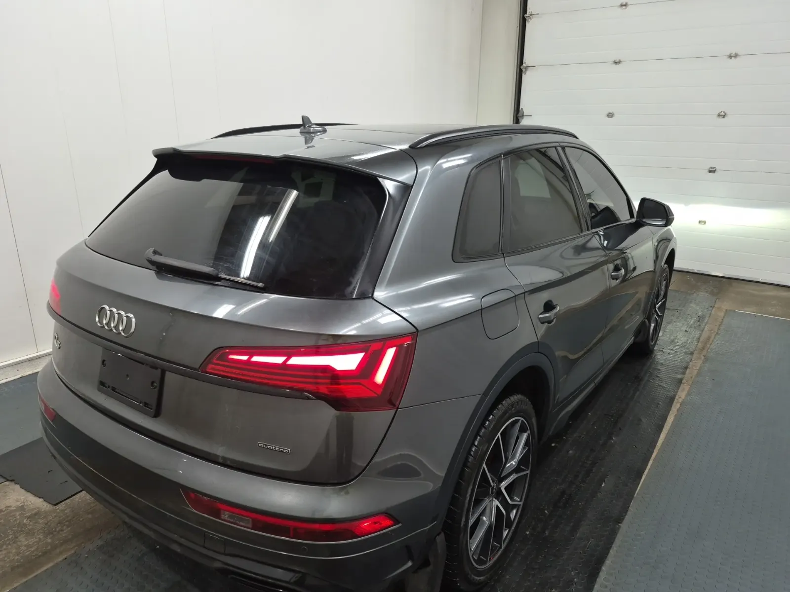 Passenger Rear 3/4 Photo