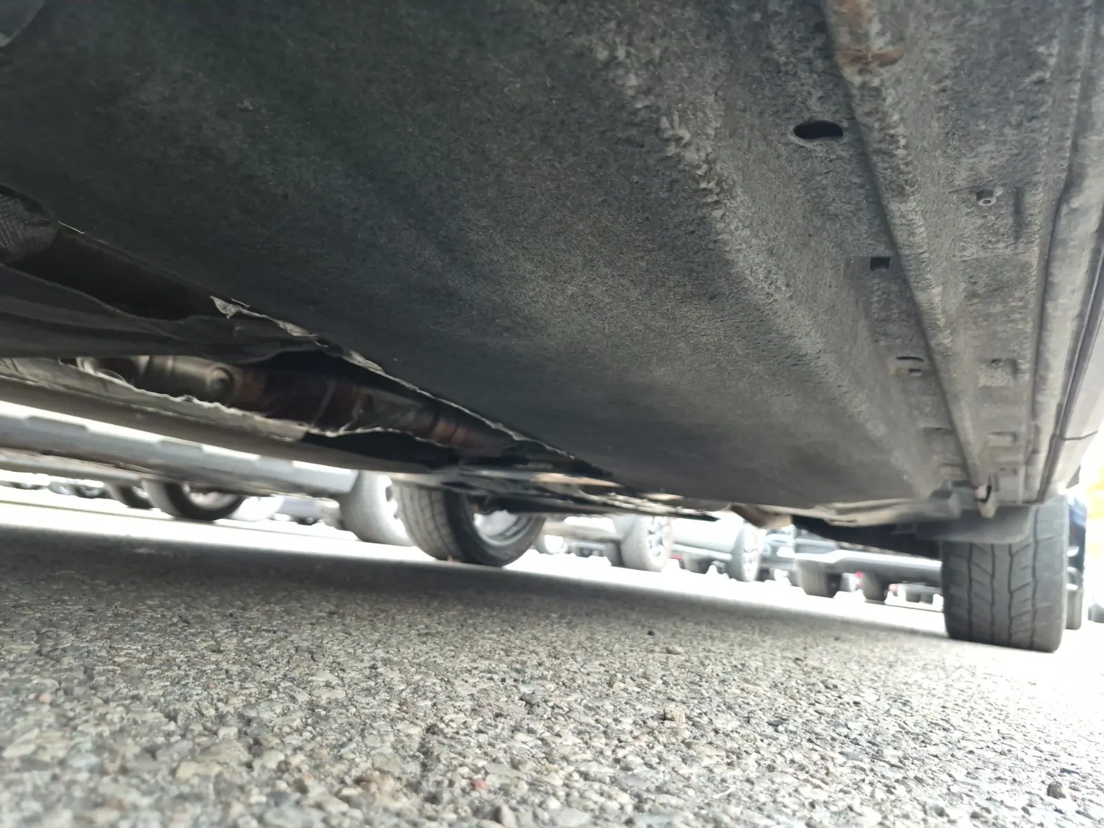 Undercarriage - Driver Photo