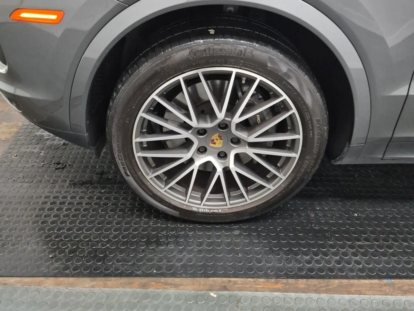 Front driver wheel/tire photo