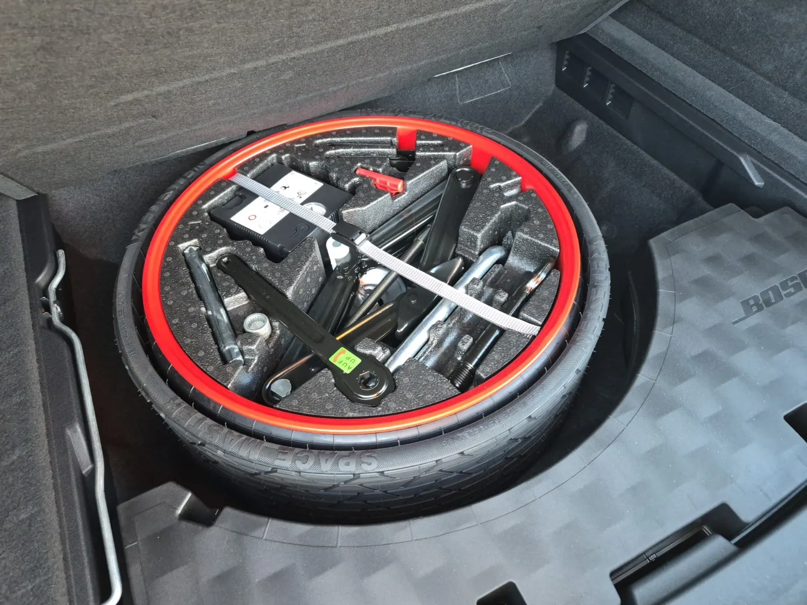 Spare Tire & Wheel Photo