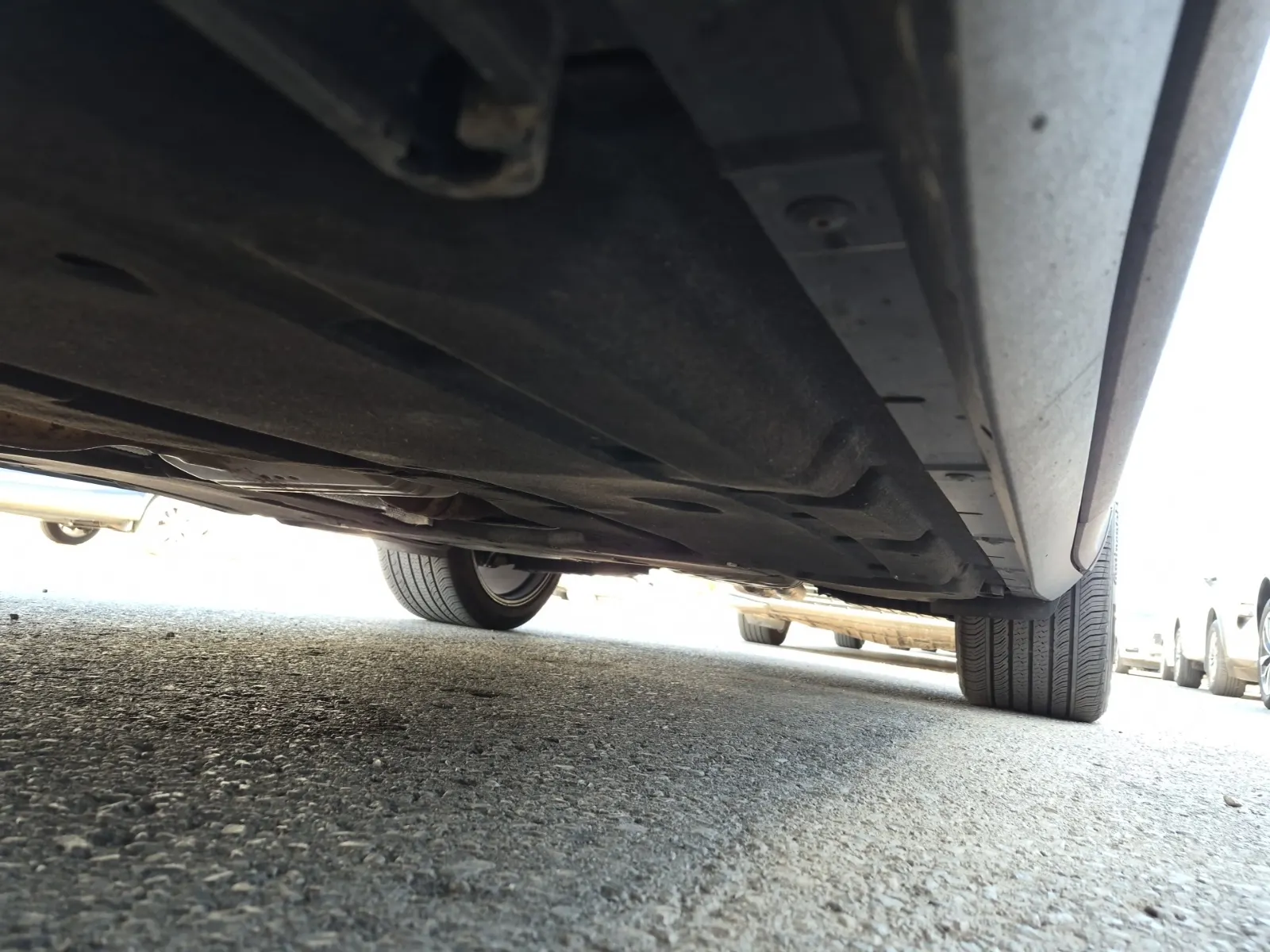 Undercarriage - Driver Photo