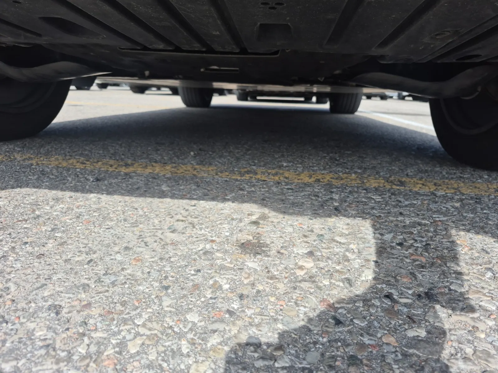 Undercarriage - Rear Photo