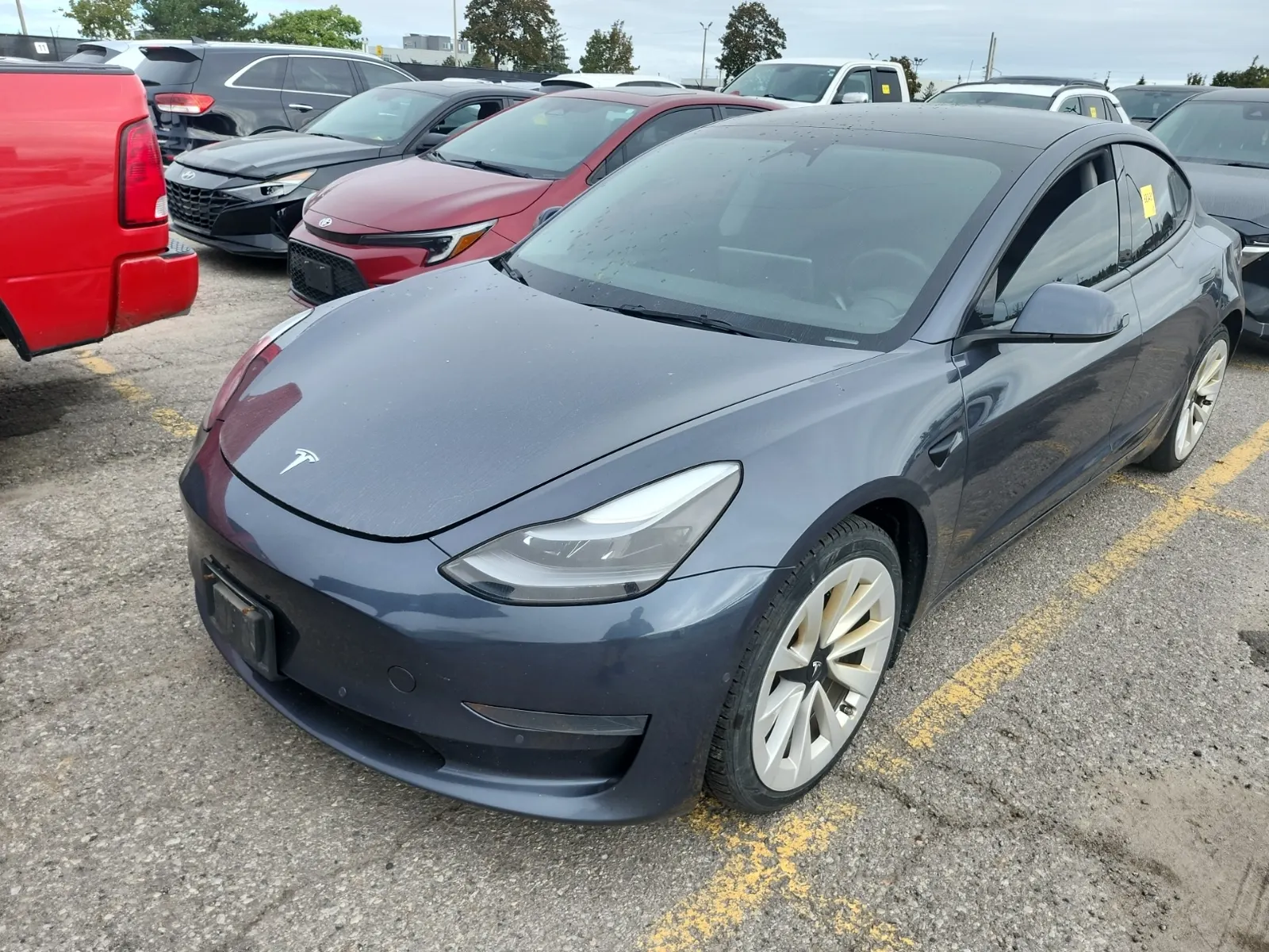 Front driver 3/4 photo